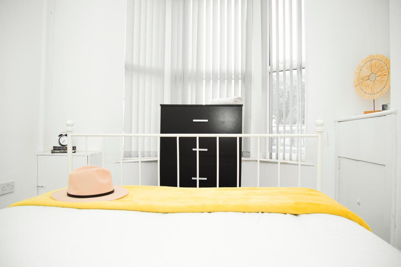 Homestay Modern Central Oasis *